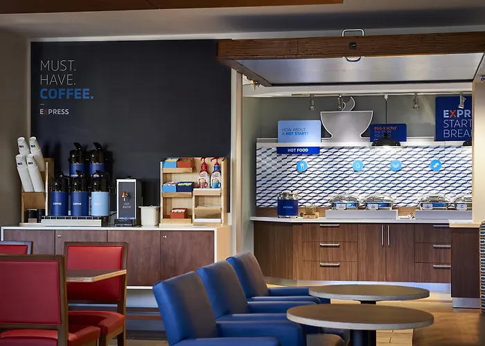 Holiday Inn Express Winnipeg Airport - Polo Park By Ihg