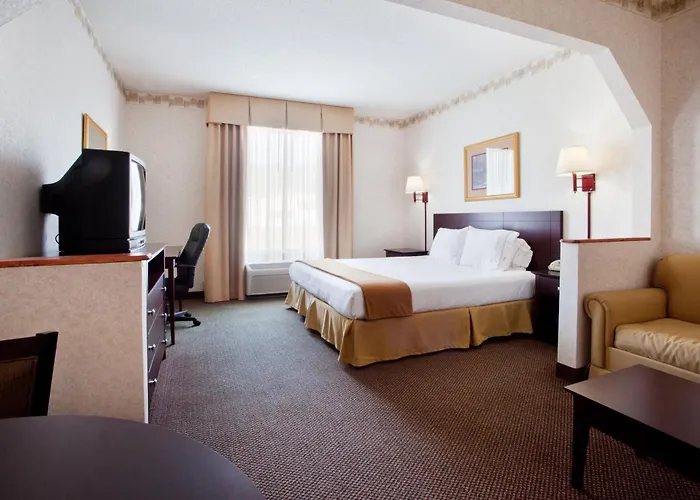 Holiday Inn Express & Suites Hiawassee By Ihg