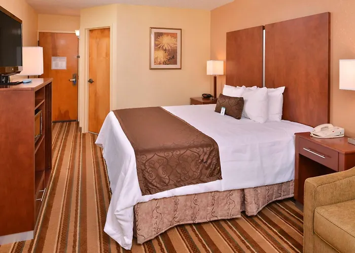 Grand Vista Richmond Airport Hotel