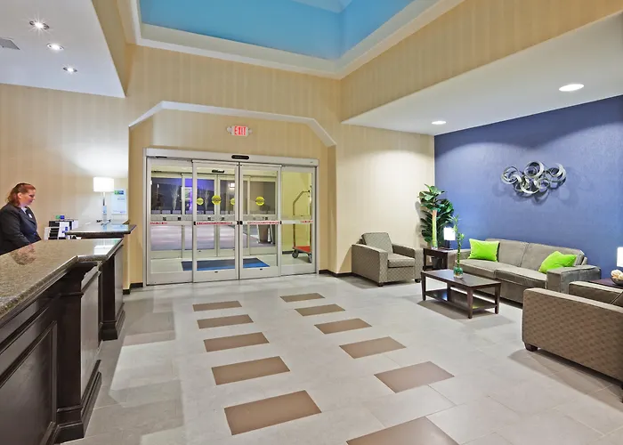 Holiday Inn Express Hotel And Suites Okmulgee
