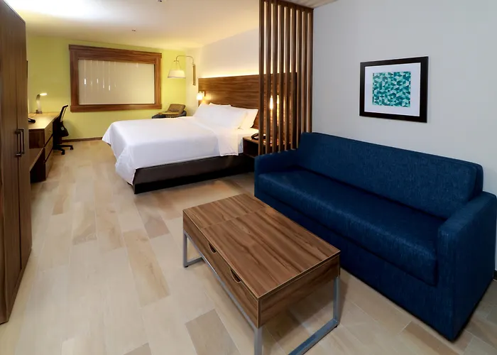 Holiday Inn Express&Suites - Playa del Carmen, an IHG Hotel