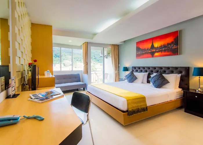 Hallo Patong Hotel - Rooftop Pool - Stunning Mountain Views & Otop Market