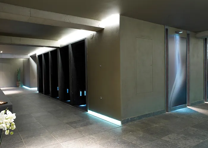 D-Hotel