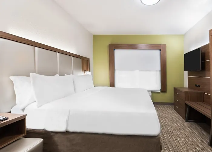 Holiday Inn Express & Suites - Columbus Airport East By Ihg