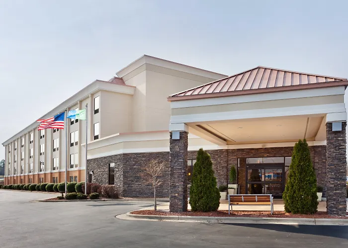 Holiday Inn Express & Suites Greensboro - I-40 At Wendover By Ihg