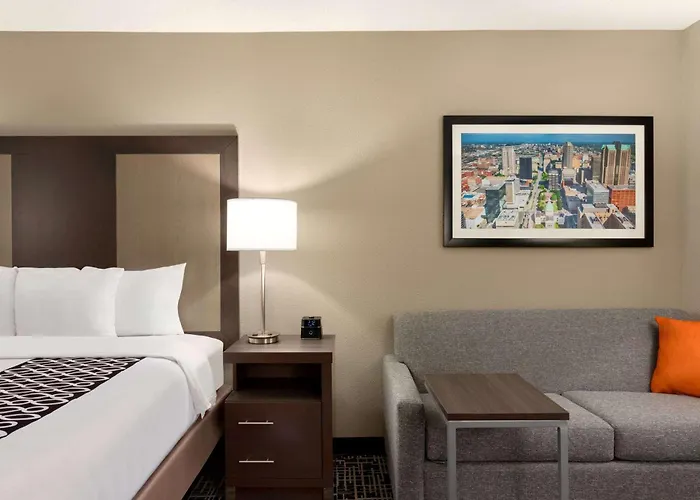 La Quinta Inn & Suites By Wyndham St Louis Route 66