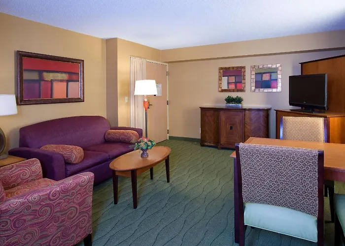 Embassy Suites By Hilton Kansas City International Airport
