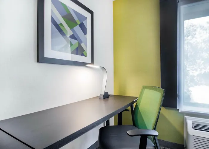 Holiday Inn Express & Suites - Albany Airport - Wolf Road By Ihg