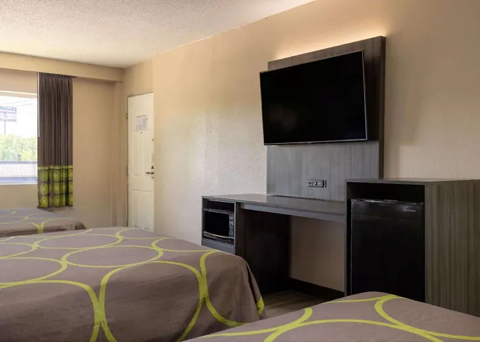 Super 8 By Wyndham Mcdonough Ga