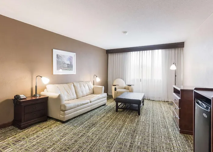 Clarion Hotel & Suites