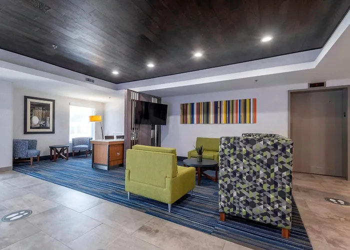Holiday Inn Express Hotel & Suites Petersburg/Dinwiddie By Ihg