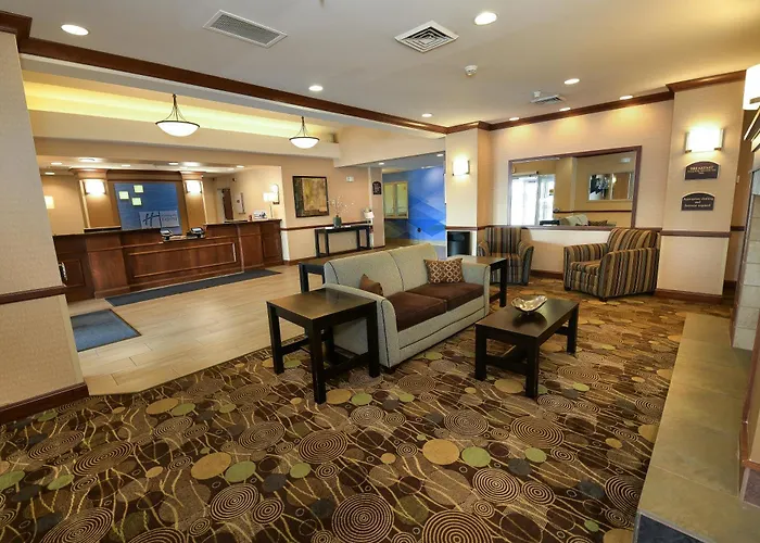 Holiday Inn Express Hotel & Suites Grand Forks By Ihg