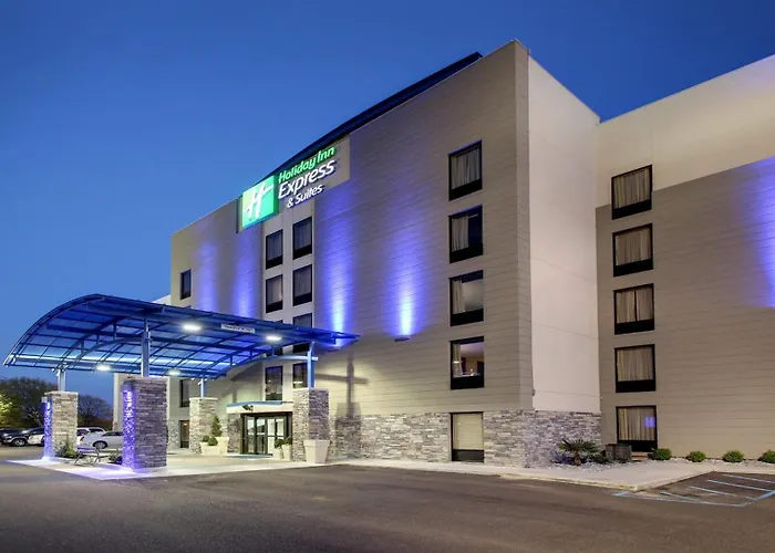 Holiday Inn Express & Suites Jackson Downtown - Coliseum By Ihg