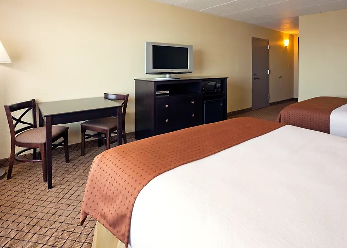 Holiday Inn Detroit Lakes - Lakefront By Ihg