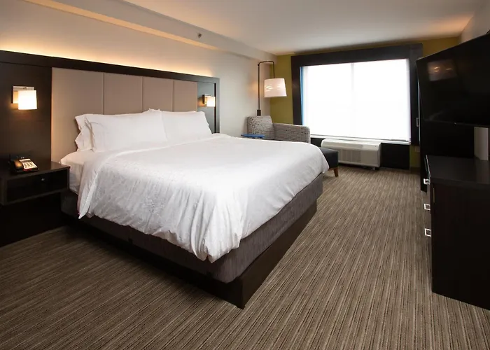 Holiday Inn Express & Suites Tupelo By Ihg