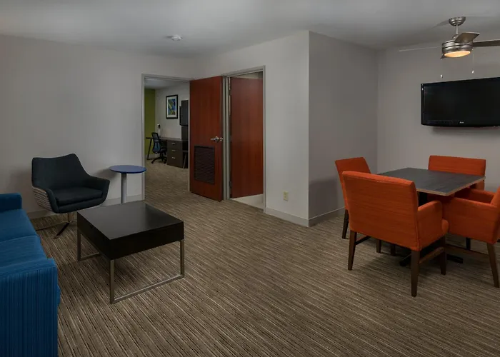 Holiday Inn Express Lawrence By Ihg