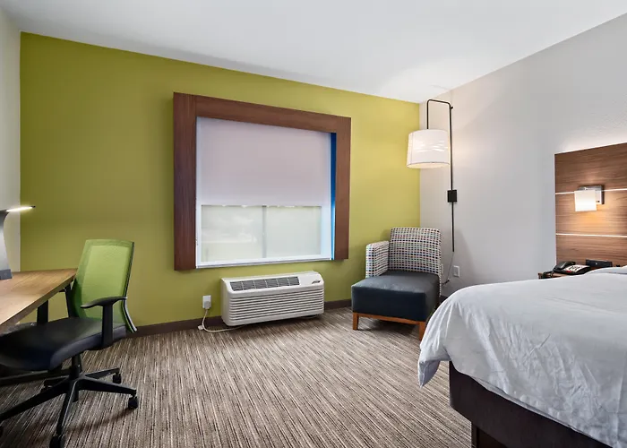 Holiday Inn Express & Suites Van Buren-Ft Smith Area