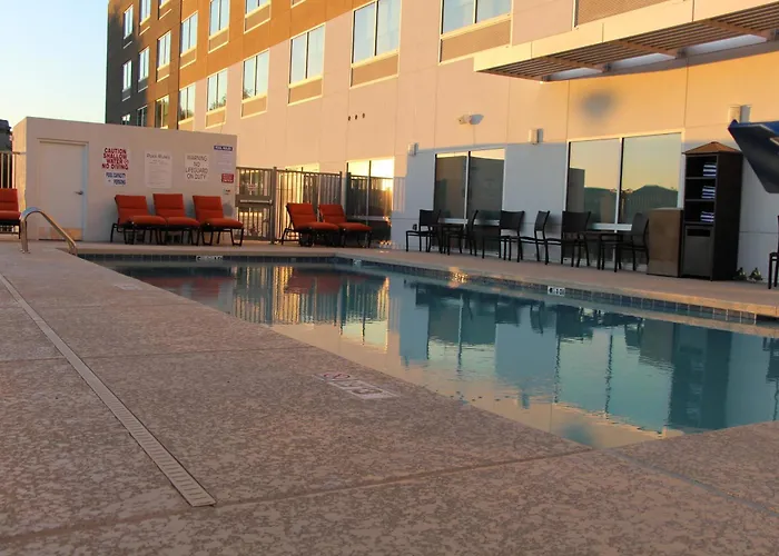 Holiday Inn Express & Suites - Phoenix - Airport North By Ihg