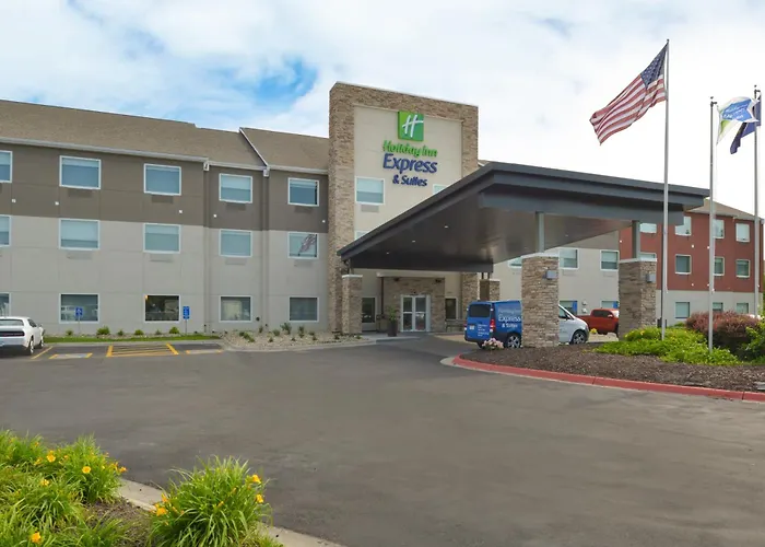 Holiday Inn Express & Suites - Omaha - 120Th And Maple By Ihg