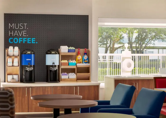 Holiday Inn Express & Suites Pembroke Pines-Sheridan St By Ihg
