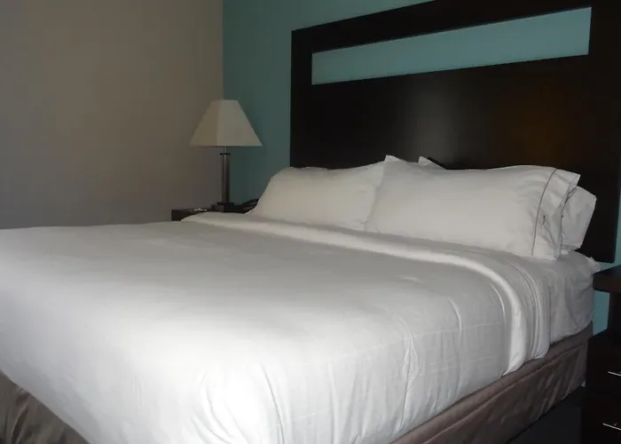 Holiday Inn Express Hotel Kansas City - Bonner Springs By Ihg