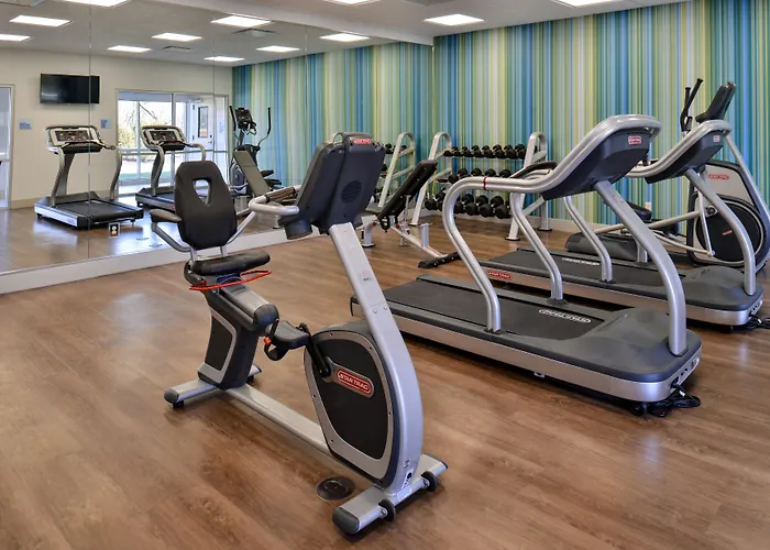 Holiday Inn Express & Suites - Southgate - Detroit Area By Ihg