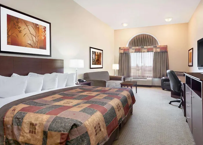 Ramada By Wyndham Weyburn