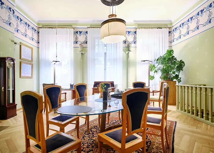 Villa Ammende Restaurant And Hotel