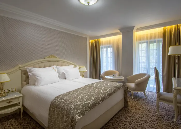 Residence City Garden - Certificate Of Excellence Top 10 Best Five-Stars City Hotels For 2024 Awarded By Htif
