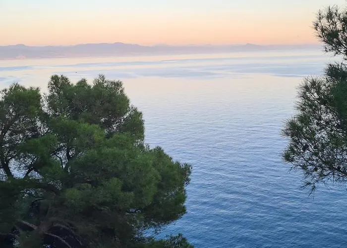 Cokkinis Room Sea View Private Parking Recharge Electric Car Wifi Varazze