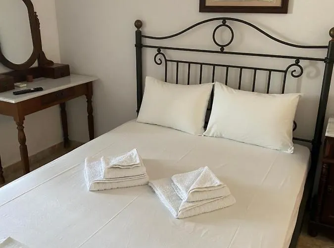 Yalos Rooms