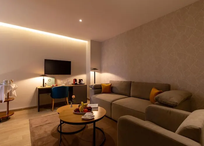 Golden Tulip Opera Alger