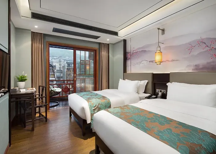 Morninginn, Phoenix Ancient City Tuojiang