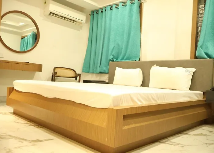 Grand Zuri