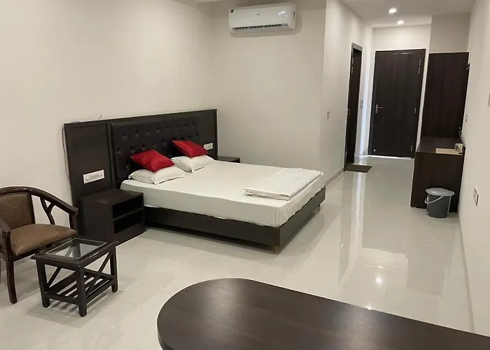 Shyama Hotel