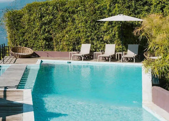 Cardedeu Coatepeque Hotel