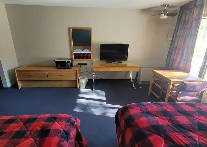 Lumberjack Inn