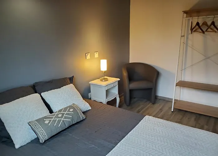 Camping Hôtel Les Airelles Montagne Ardéchoise