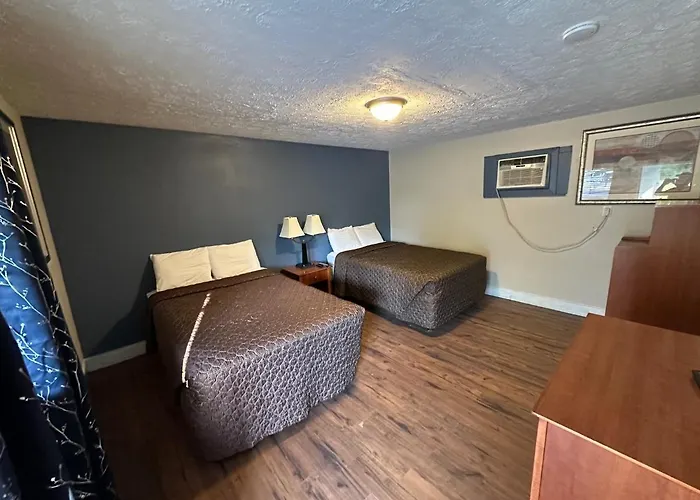 Bea'S Parkway Inn