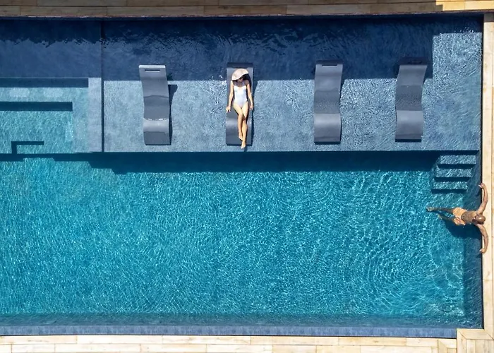 Les Regalia Hotel & Spa