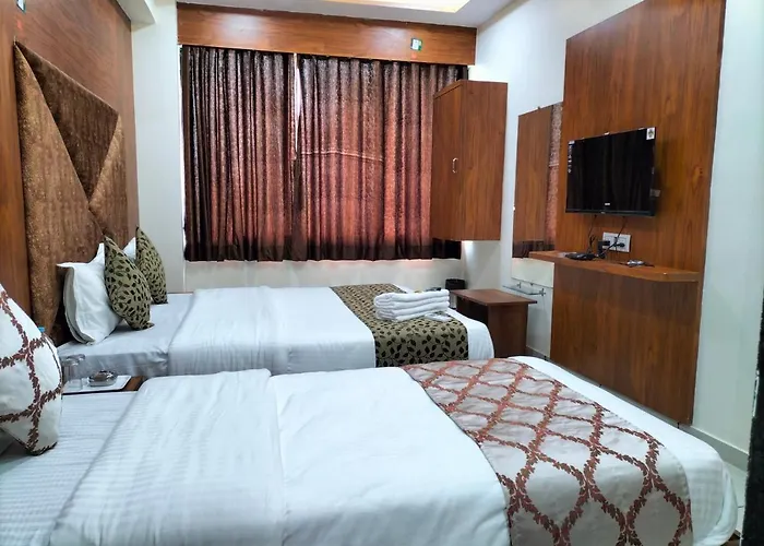 Hotel Divya Palace