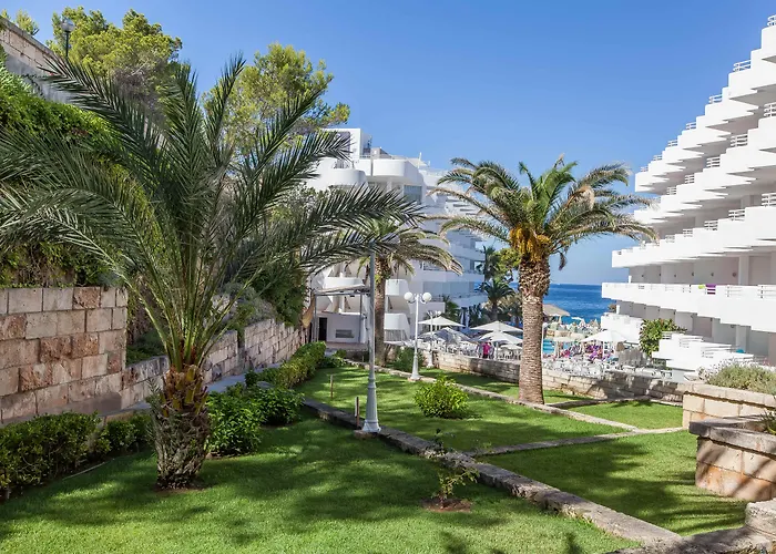 Fergus Style Cala Blanca Suites Santa Ponça