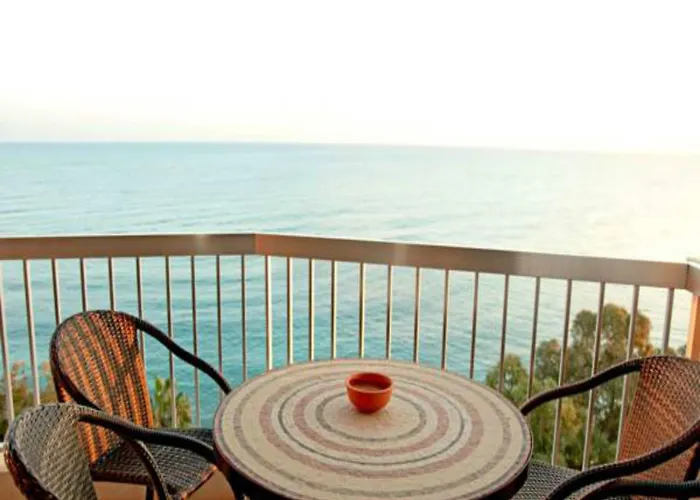 Poseidonia Beach Hotel