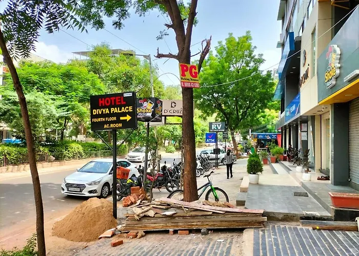 Hotel Divya Palace