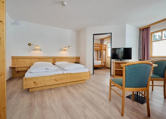Heart Hotel Aurora