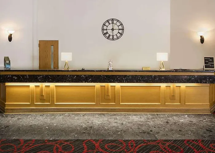 Hotels Gouverneur Montreal Lle Charron