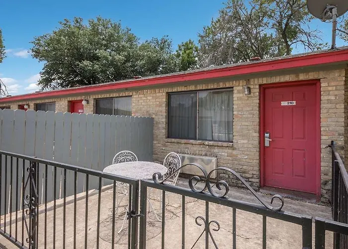 Americas Best Value Inn Lockhart