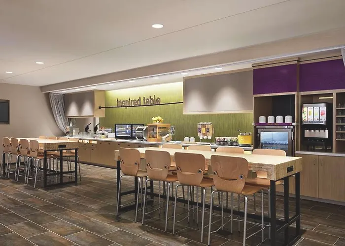 Home2 Suites By Hilton Milwaukee West