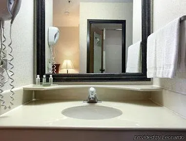 Baymont Inn & Suites Rochelle