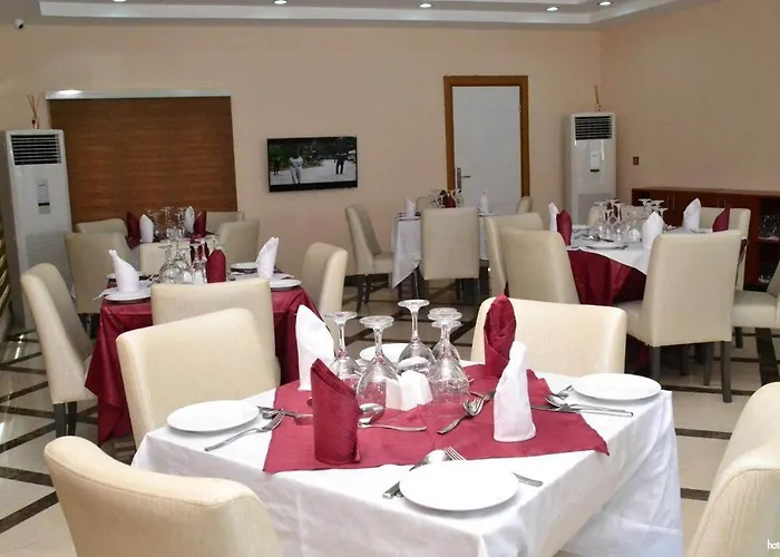 Ellyxville Hotel